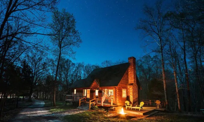 Mount Eden Cabin | Bourbon Country Cabin Loft style cabin, great location to visit KY distilleries