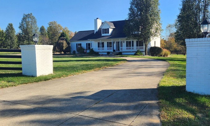 Simpsonville House | Bourbon Country Horse Farm near Louisville Kentucky