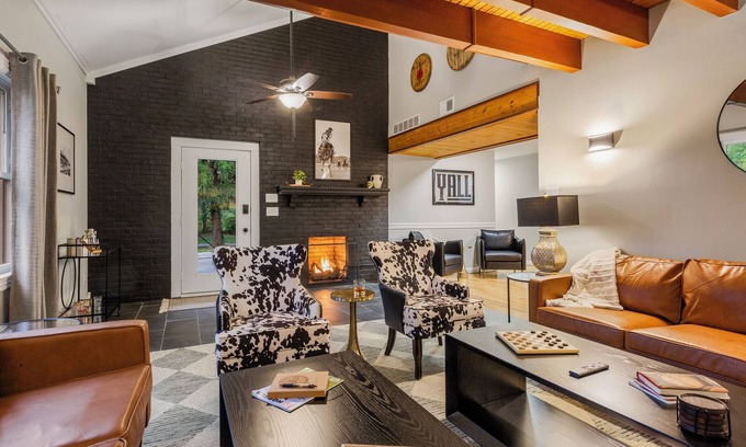 Lawrenceburg House | Bourbon Trail Cabin-Sleeps 10Hot Tub, Firepit