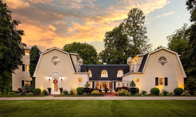 Shepherdsville House | Bourbon Trail Estate on 22.5 Acres!