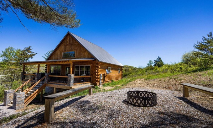 Logan Cabin | Bourbon Trail Lodge by The Inn & Spa at Cedar Falls