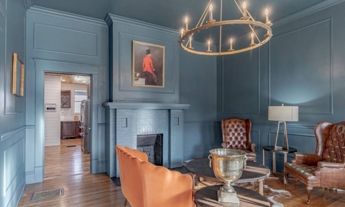 Shelbyville House | Bourbon Trail Retreat . Sleeps 10 + Hot Tub. In the Heart of the Bourbon Trail