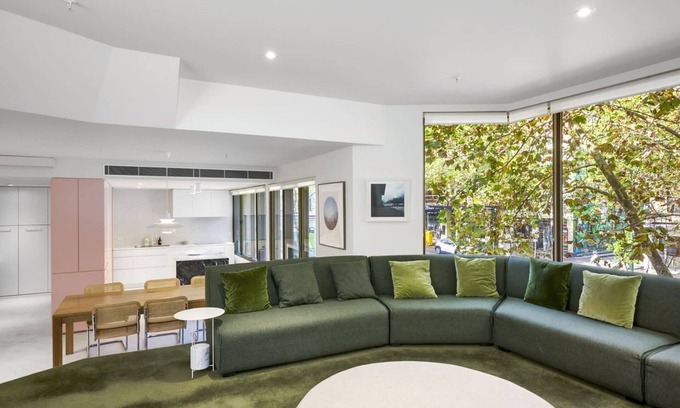 Chinatown Apartment | Bourke Street Urban Retreat