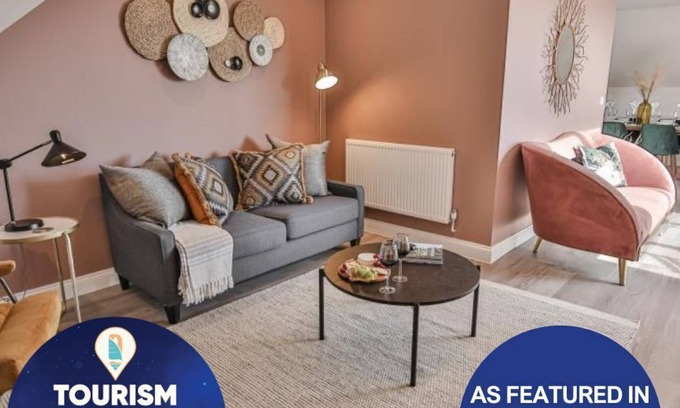 Southbourne Apartment | BOURNECOAST: STYLISH FLAT- BALCONY/SEA VIEW- PARKING- 10 MIN WALK TO BEACH- 8407