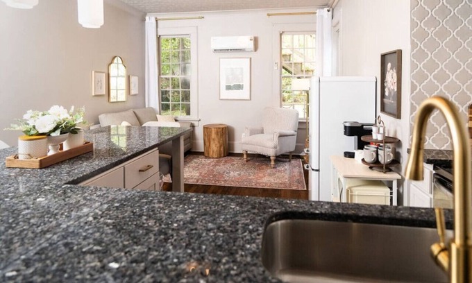Columbus House | Boutique 1 BR at Park Place!