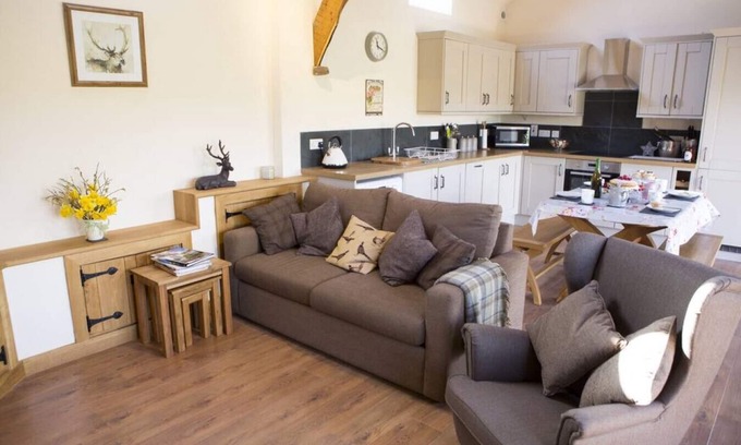 Monmouth Cottage | Boutique 2-bedroom cottage with stunning countryside views and hot tub