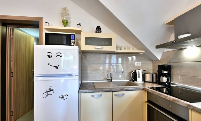 Seliste Dreznicko Apartment | Boutique Apartment in Selište Drežnićko with Garden