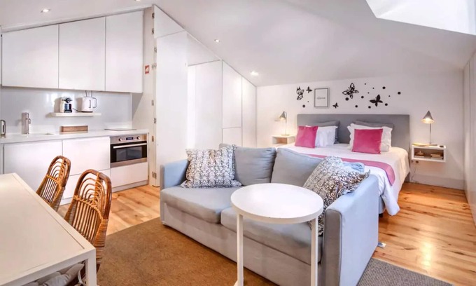 Santos Apartment | Boutique Apartment in the Heart of Lisbon.lemonn J