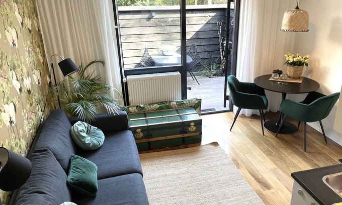 Bergen Apartment | Boutique Apartments Bergen "Green" with sunny private terrace, courtyard