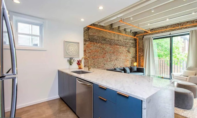 Washington Square West Condo | Boutique Bi-Level Penthouse Loft - Washington Sq West