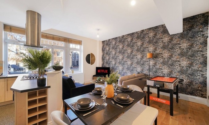 Homerton Apartment | Boutique Central Hackney Abode -&nbsp;Balcony -Sleeps 6