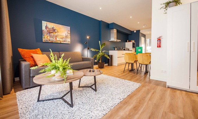 's-Hertogenbosch Apartment | Boutique Chic 55m² Apartment with City Garden - 's-Hertogenbosch