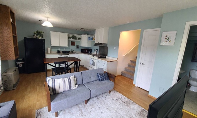 Campbell Park Condo | Boutique condo close to trails 1 bed 1.5 bath