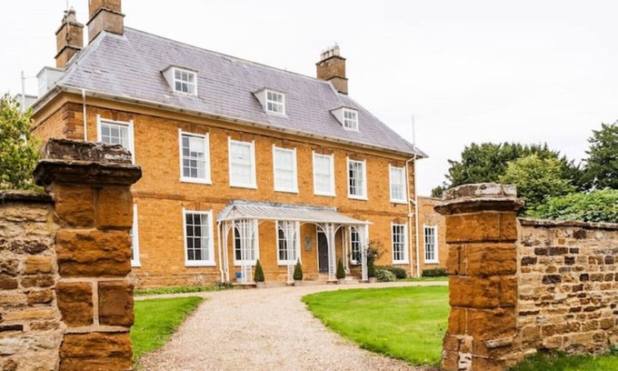 Earls Barton Apartment | Boutique Historical Country House Eleanor Suite