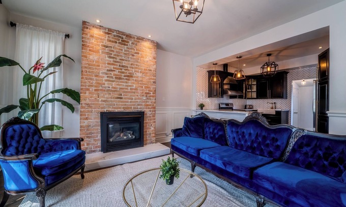 Downtown Niagara Falls House | Boutique Home By The Falls