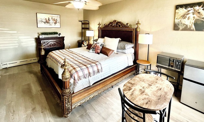 Historic Downtown Hotel | Boutique hotel in historic downtown Ocala: King