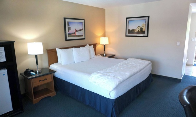 Solvang Apartment | Boutique Hotel King Balcony Room