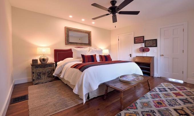 South Capitol Hotel | BOUTIQUE HOTEL - King deluxe Suite 1/2 mi. from Santa Fe Plaza