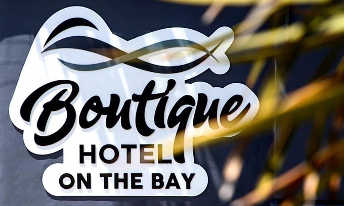 Humewood House | Boutique Hotel on the Bay