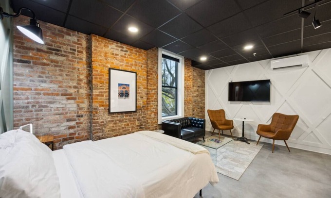 Jackson Hotel | Boutique Hotel | The Louisville Slugger Suite