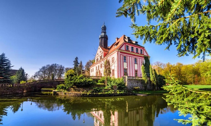 Krotoszyce Bed & Breakfast | Boutique Pałac Warmątowice Sienkiewiczowskie