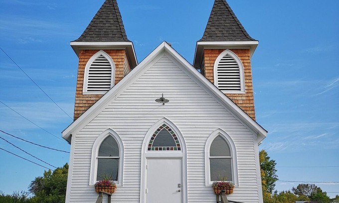 Saskatchewan House | Boutique rental suite in antique church,15 mins from Lake Diefenbaker! Sleeps 6+