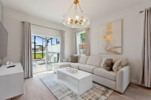 Loughman Apartment | Boutique Retreat, Azur Resort, Near Orlando And Disney By Shine Villas