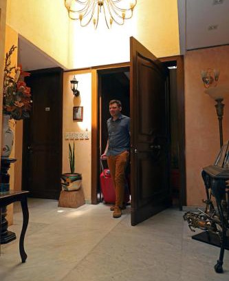 Ciudad Satelite House | Boutique Rosas - Satèlite