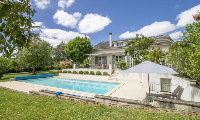 Villeneuve-sur-Lot Villa | Boutouzet - Beautiful holiday home for 8 people with private pool in Villeneuve sur Lot