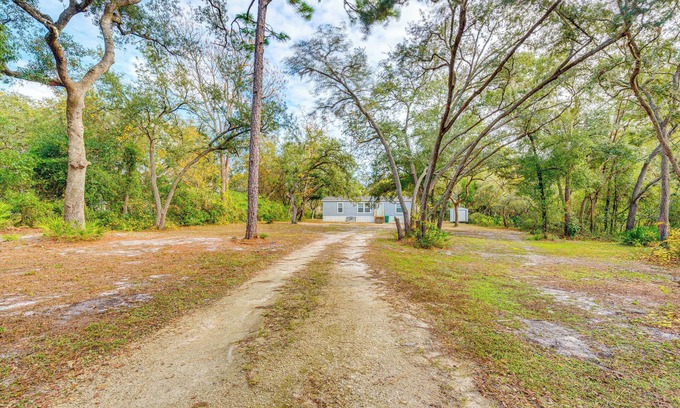 Citrus Springs House | ‘Bovee’s Riverhouse’ Dunnellon Family Getaway!