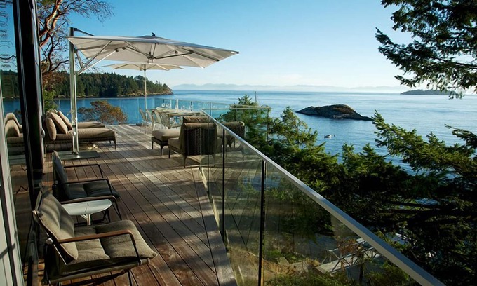 Bowen Island House | Bowen Island Boutique Beach House with Private Beach & Mooring