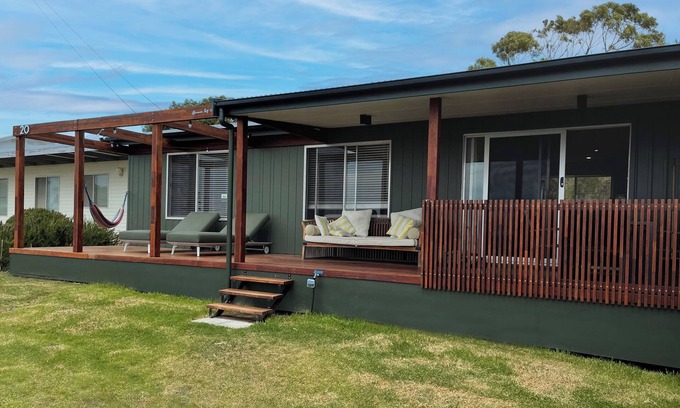 Penneshaw House | Bower by the Sea. Your home away from home.