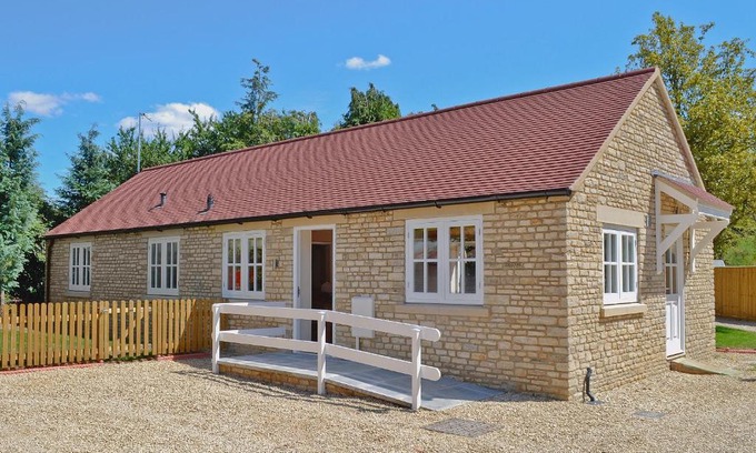 Lechlade House | Bowles Cottage