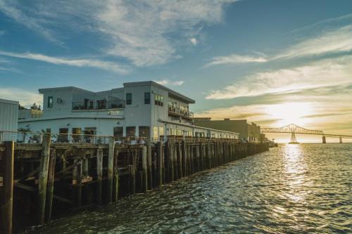 Astoria Hotel | Bowline Hotel