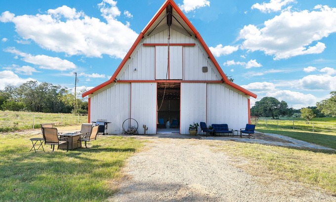 Fair Oaks Ranch Other | Box 3- A Birdy Vacation Rental