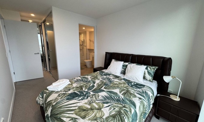 Box Hill Apartment | Box Hill Centre 2BR home for family of 4