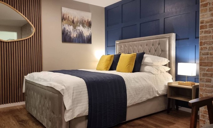Bracknell Apartment | Boxford Lodge, Boxford Lodge - Ground Floor Apartment close to Ascot, Windsor, Lapland.