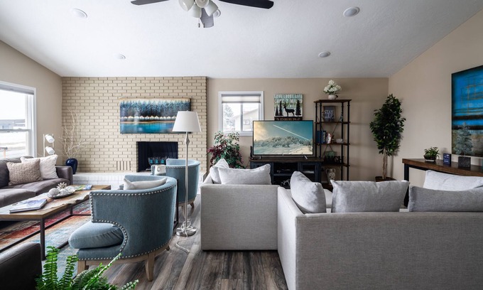 Four Corners House | Bozeman Serenity: Spacious Duplex Retreat