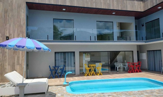 Estaleiro House | Pousada em Praia Agreste de Balneário Camboriú - SC