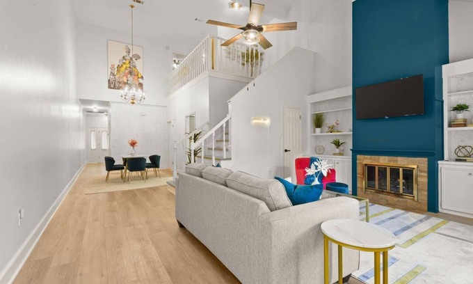 Mid City South House | BR Stylish Retreat w/Fenced Patio! 2K Lux Stay!