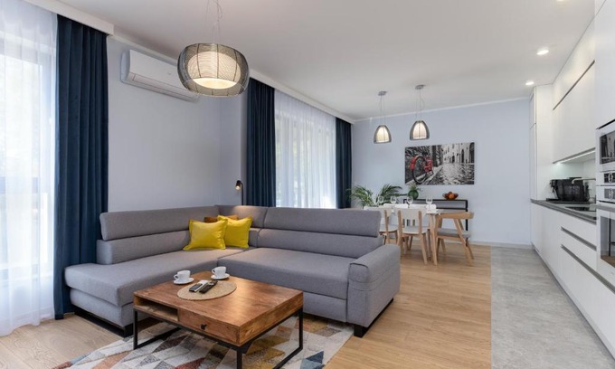 Bielsko-Biala Apartment | BR12 Premium Apartments , garaż