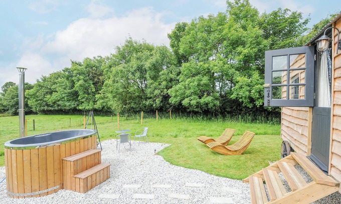 Brazzacott Cottage | Bracken