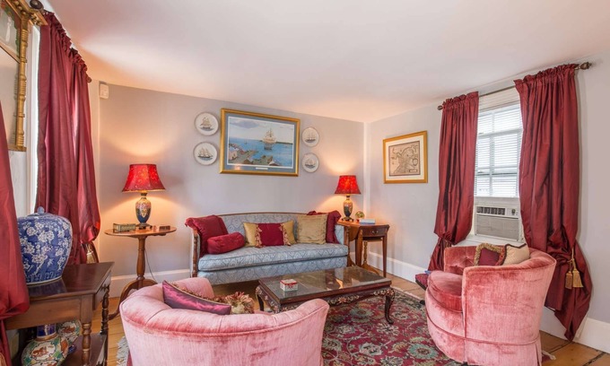 Marblehead House | Brackett Cottage: USA 250 Years - Celebrate in this beautifully Maintained Home in Marblehead's Most