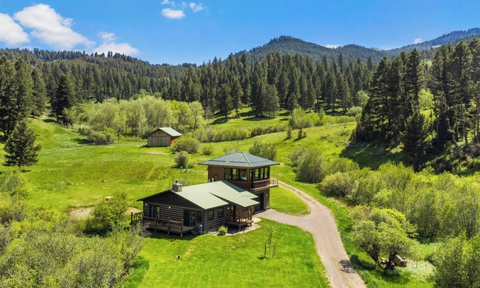 Bozeman House | Brackett Creek Cabin-Private Cabin on 100+ Acres Bordering National Forest!