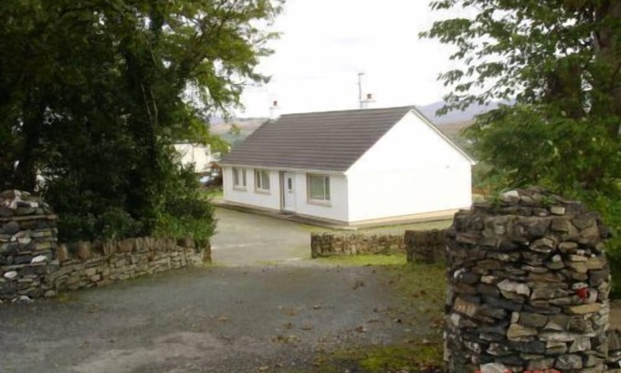 Creeslough House | Bradleys Cottage Creeslough