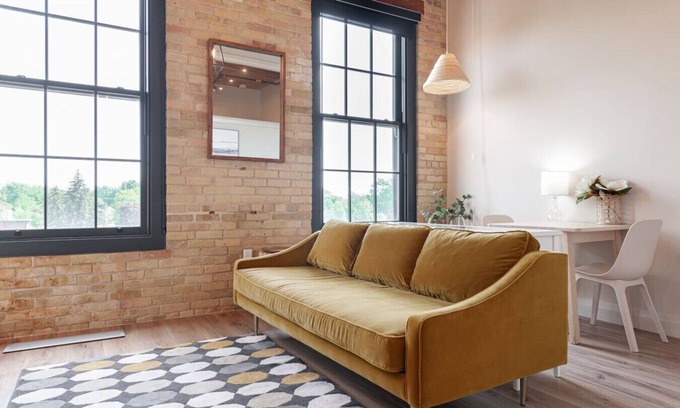 Stratford Apartment | Bradshaw Lofts: The Foundry