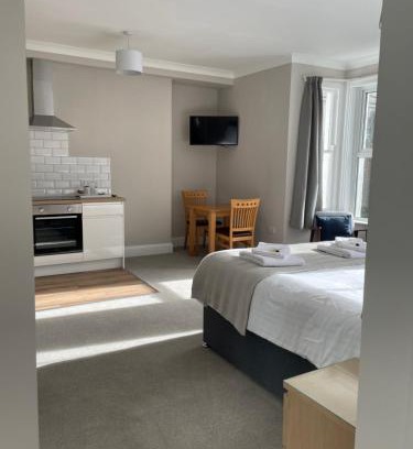 Maenporth House | Braemar