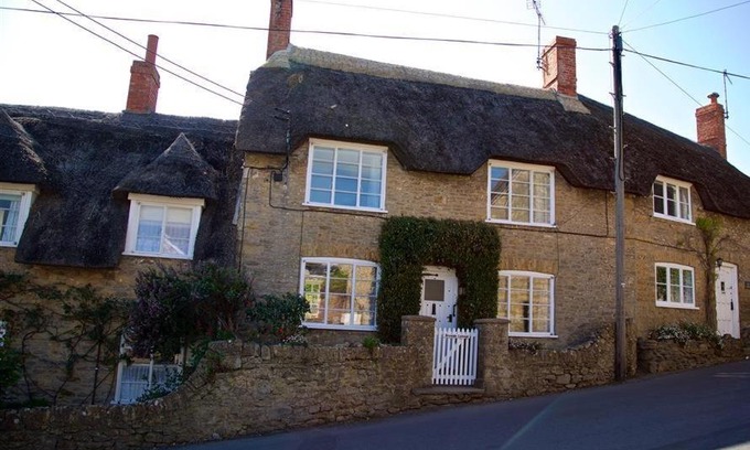 Burton Bradstock House | Bramble Cottage