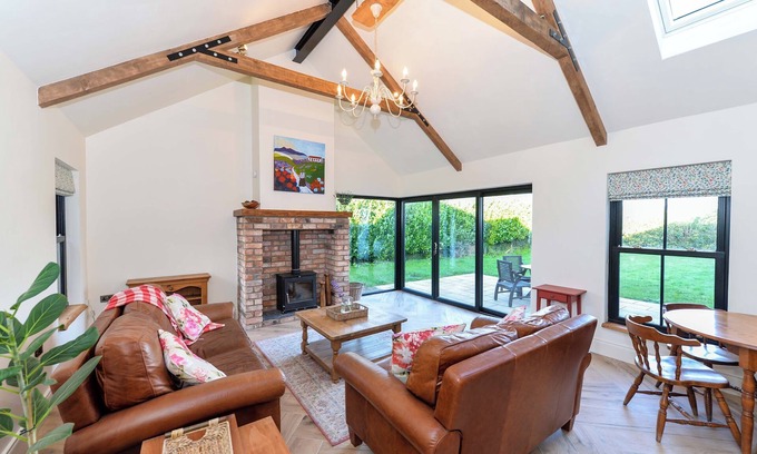 Newtownards Cottage | Bramble Cottage, hidden gem in Comber, 20 mins from Belfast