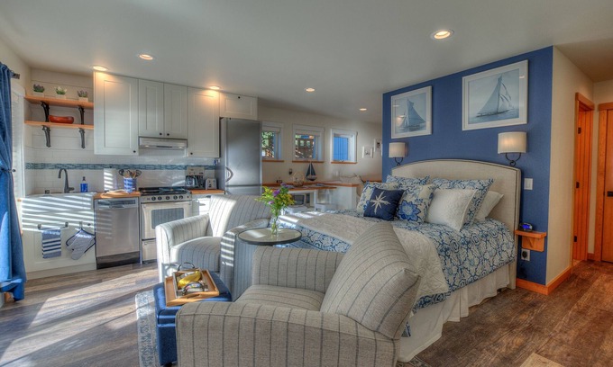 Eastsound Cottage | Bramble Seaview Cottage - Lower Studio Suite With Sparkly Water View